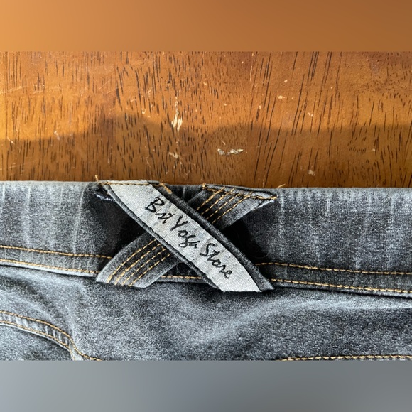 Booty lifting grey jeggings - Picture 13 of 13